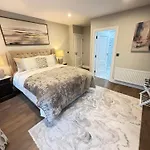 بيت للعطل Luxury 4 Bedroom Townhouse -killarney Town Centre - Free Parking Wi-fi- 4 Star Approved *