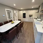 Luxury 4 Bedroom Townhouse -killarney Town Centre - Free Parking Wi-fi- 4 Star Approved * كيلارني