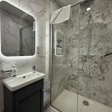 Luxury 4 Bedroom Townhouse -killarney Town Centre - Free Parking Wi-fi- 4 Star Approved Killarney