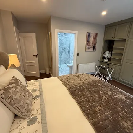 Luxury 4 Bedroom Townhouse -killarney Town Centre - Free Parking Wi-fi- 4 Star Approved Killarney