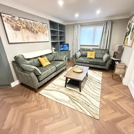 Luxury 4 Bedroom Townhouse -killarney Town Centre - Free Parking Wi-fi- 4 Star Approved Prázdninový dům *