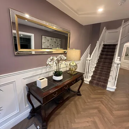 Luxury 4 Bedroom Townhouse -killarney Town Centre - Free Parking Wi-fi- 4 Star Approved * Killarney