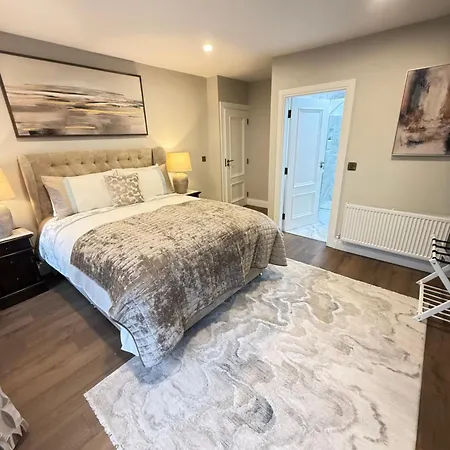 Prázdninový dům Luxury 4 Bedroom Townhouse -killarney Town Centre - Free Parking Wi-fi- 4 Star Approved *