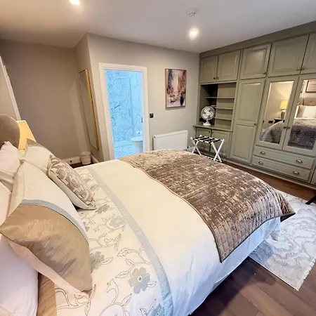 Prázdninový dům Luxury 4 Bedroom Townhouse -killarney Town Centre - Free Parking Wi-fi- 4 Star Approved Killarney