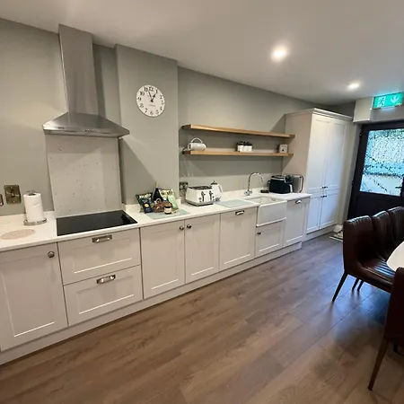 Luxury 4 Bedroom Townhouse -killarney Town Centre - Free Parking Wi-fi- 4 Star Approved Prázdninový dům *