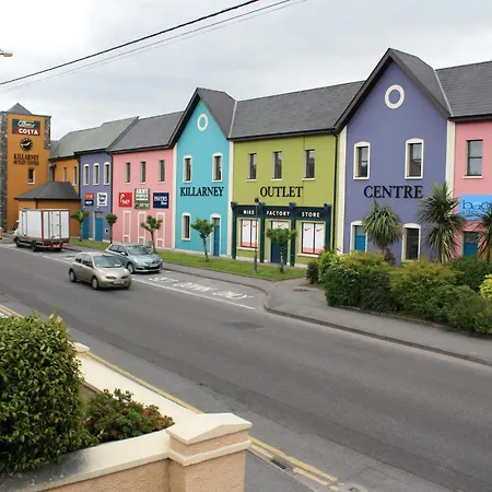Luxury 4 Bedroom Townhouse -killarney Town Centre - Free Parking Wi-fi- 4 Star Approved Killarney