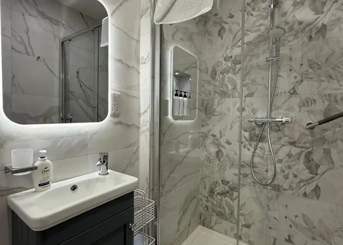 Luxury 4 Bedroom Townhouse -killarney Town Centre - Free Parking Wi-fi- 4 Star Approved Killarney