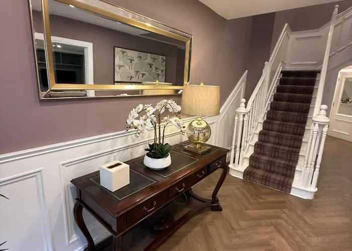 Luxury 4 Bedroom Townhouse -killarney Town Centre - Free Parking Wi-fi- 4 Star Approved Holiday home *