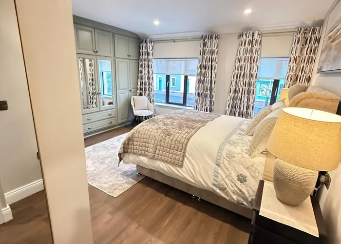 Luxury 4 Bedroom Townhouse -killarney Town Centre - Free Parking Wi-fi- 4 Star Approved * Killarney