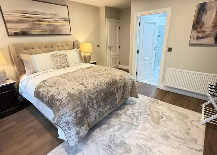 Holiday home Luxury 4 Bedroom Townhouse -killarney Town Centre - Free Parking Wi-fi- 4 Star Approved *