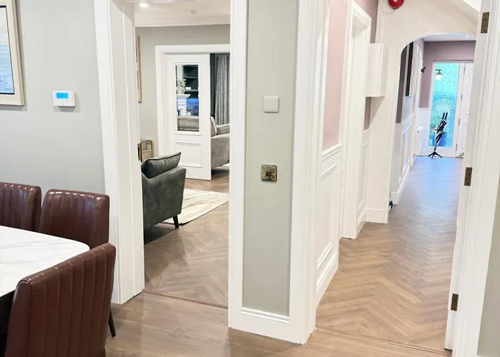 Luxury 4 Bedroom Townhouse -killarney Town Centre - Free Parking Wi-fi- 4 Star Approved Killarney