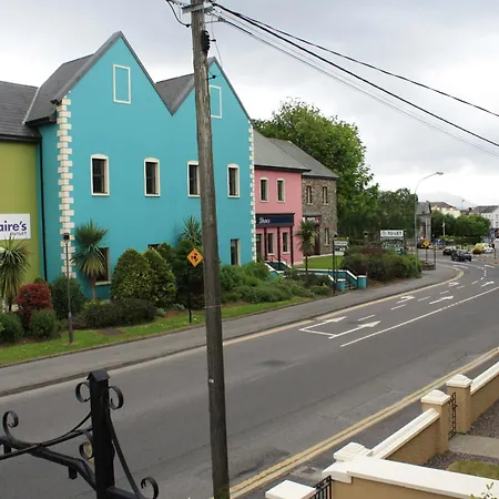 Luxury 4 Bedroom Townhouse -killarney Town Centre - Free Parking Wi-fi- 4 Star Approved * Killarney
